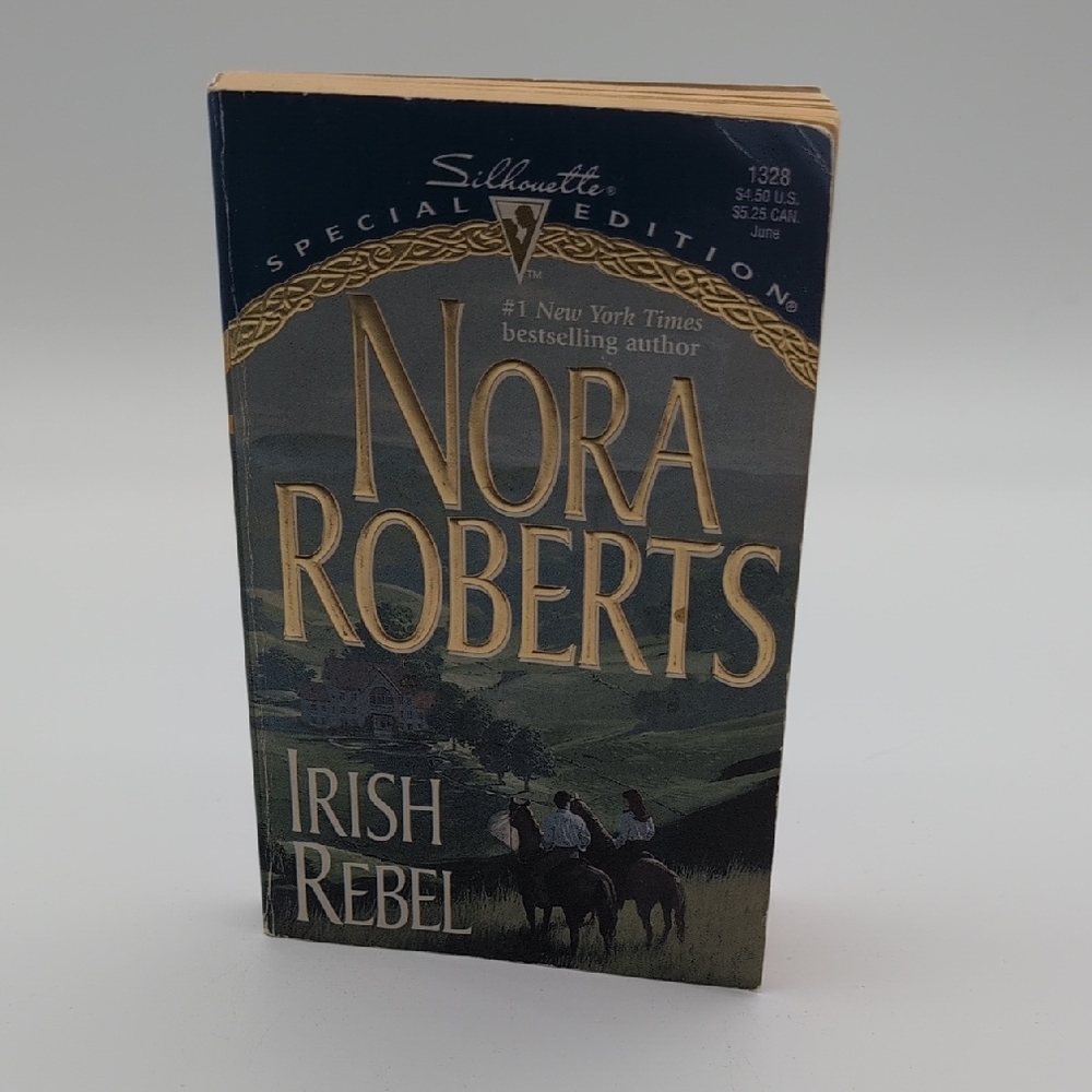 💵2/$10Bundle and Save💵Nora Roberts 'Irish Rebel' Book